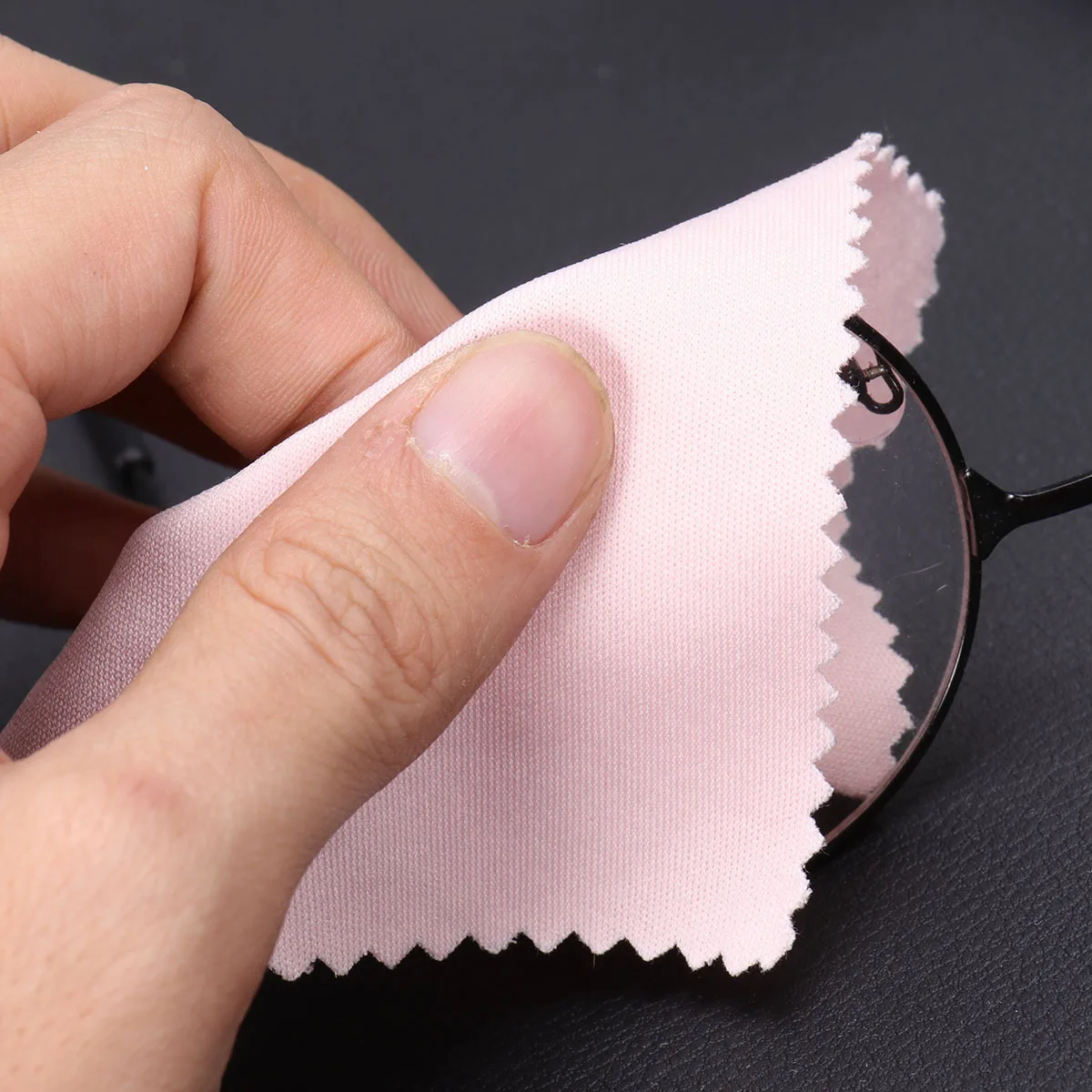 

100Pcs 10x10cm Cleaning Microfiber Cloth Soft Non Scratch for Lenses Glasses Watches Screens Instruments Ideal Wipe Tool
