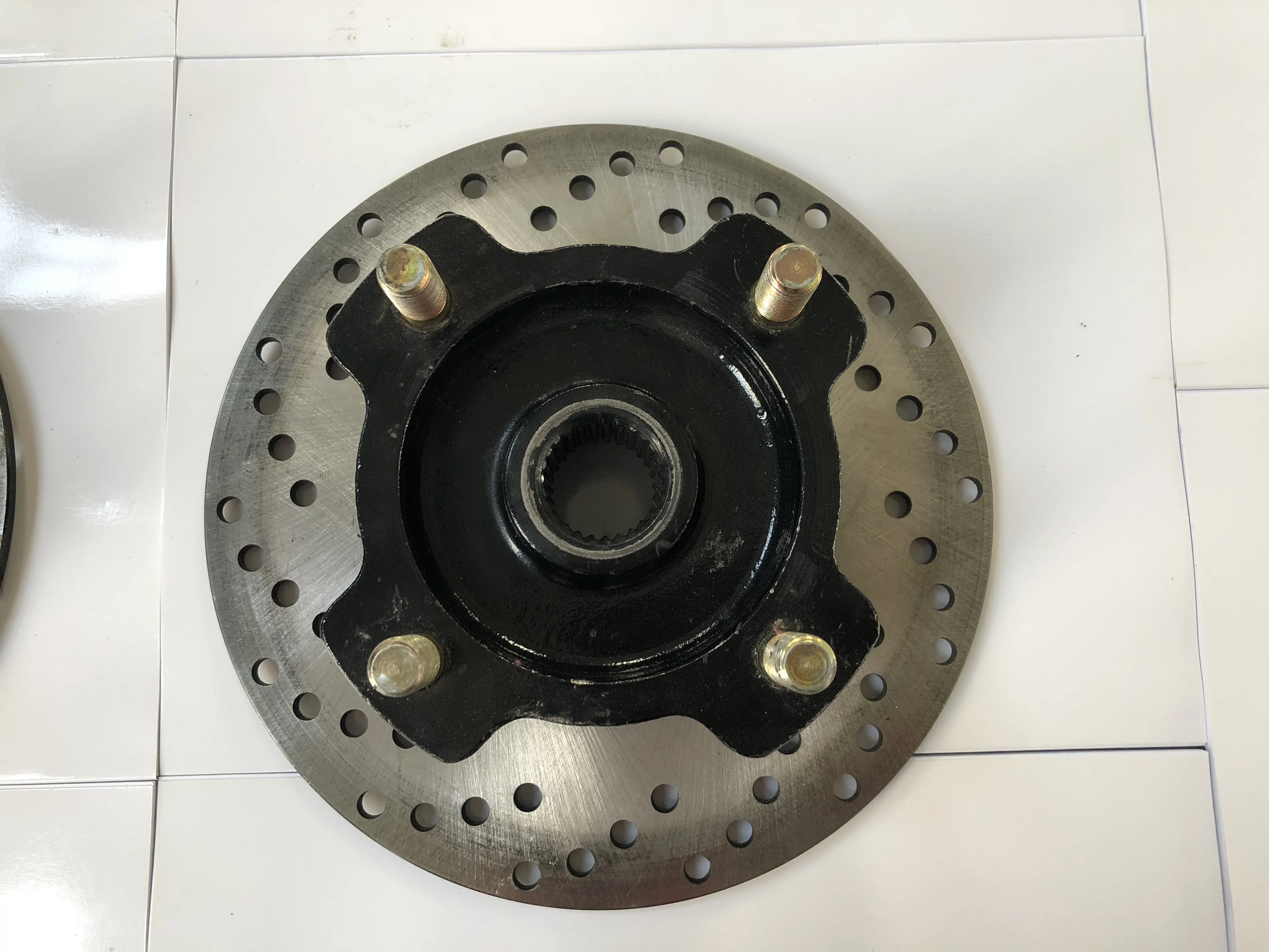 FRONT WHEEL HUB WITH DISC FOR KAZUMA STELS 500GT ATV UTV PARTS