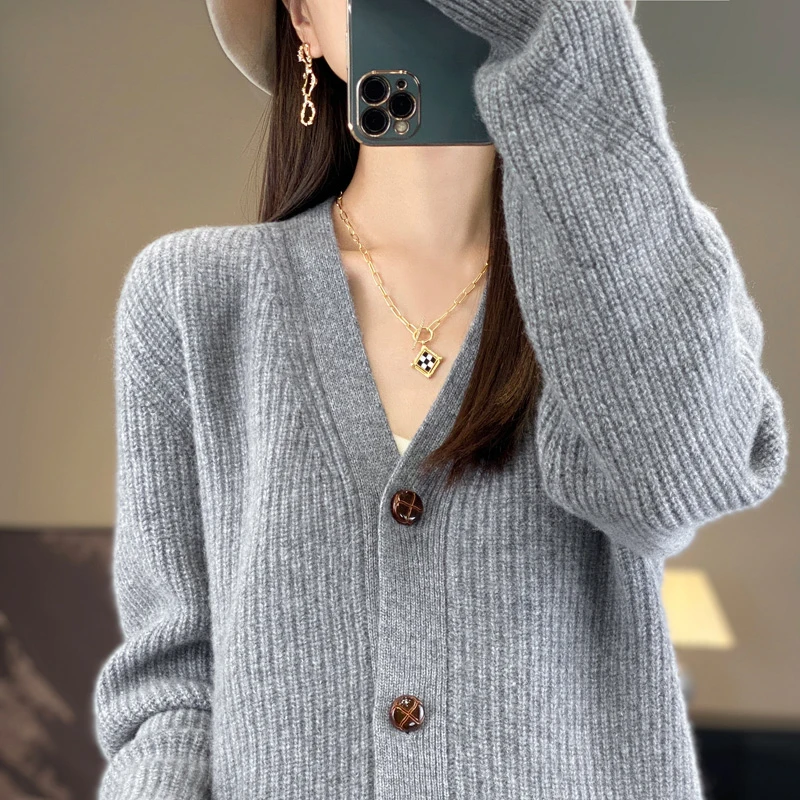 

2024 Classic Women's Knitted Fine imitation Wool Cardigan Retro style Tencel Sweater V-Neck Long Sleeve Plane Loose Basics Tops