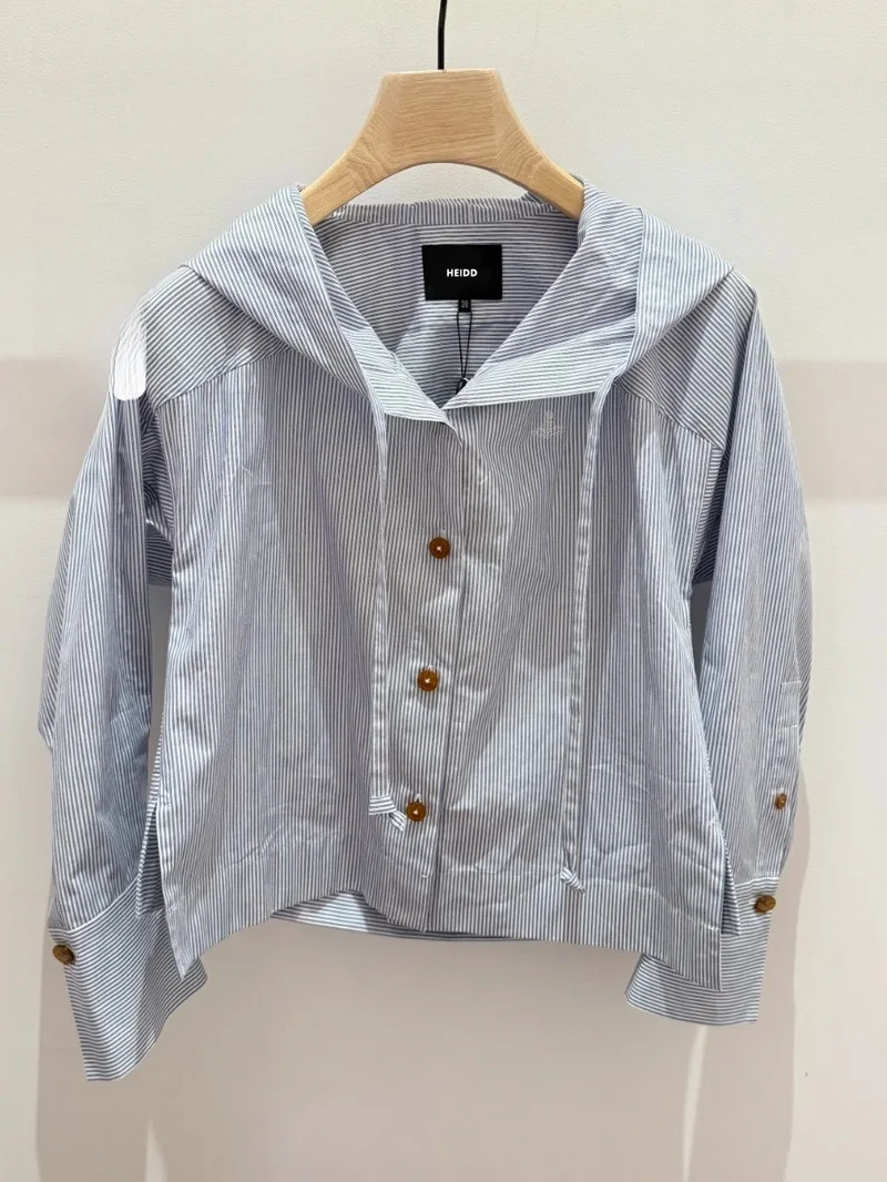 

Бренд HEIDD, весна 2022, длинный све, вышитая строчка, синяя полоска, с капюшоном, свободный крой, хлопок, для поездок на работу