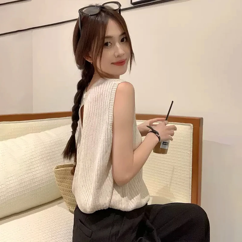 

Fashionable And Casual Sleeveless Knitted Vest With Hollow Back For Women