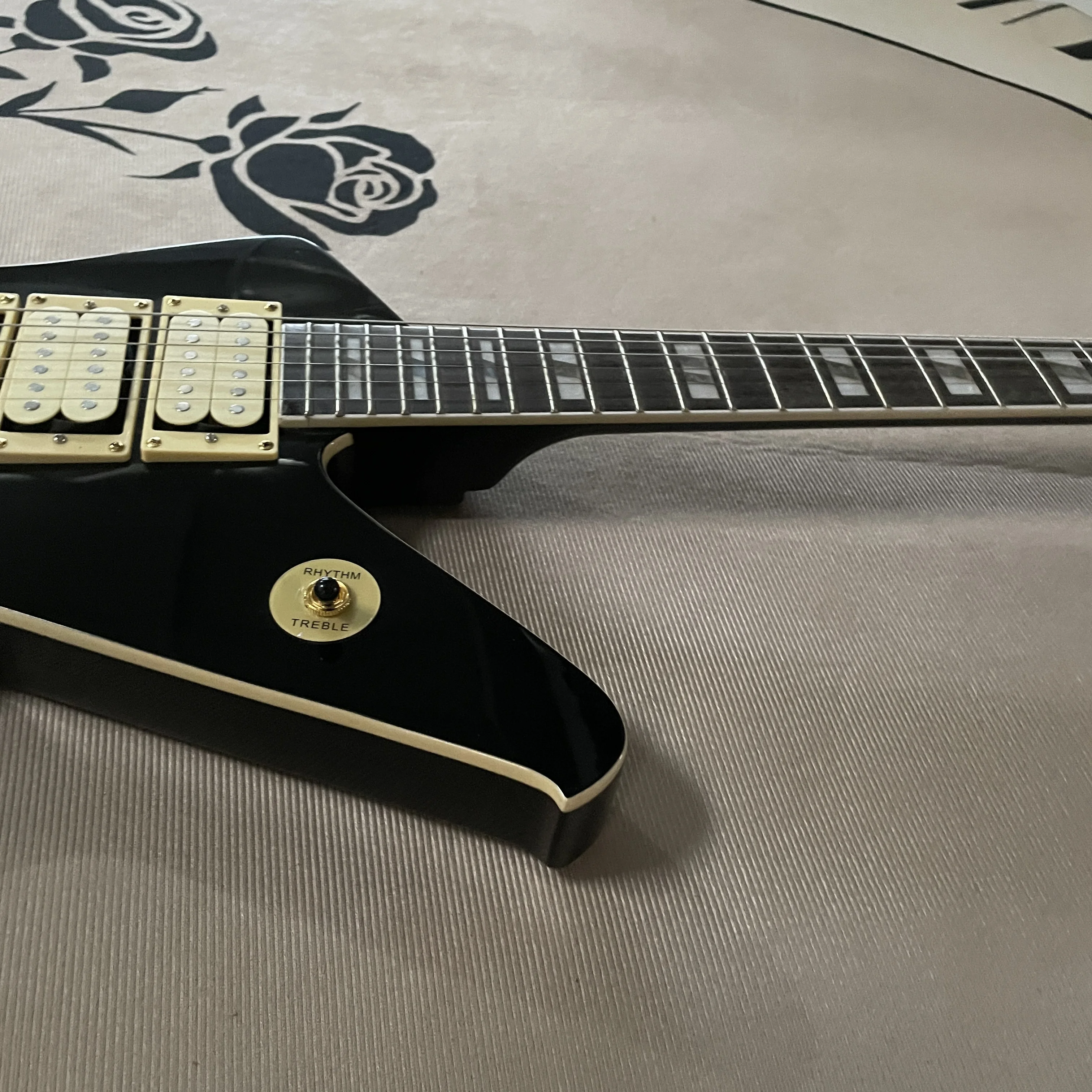 Thumbnail 3 - #5 Latest Guitars Offers