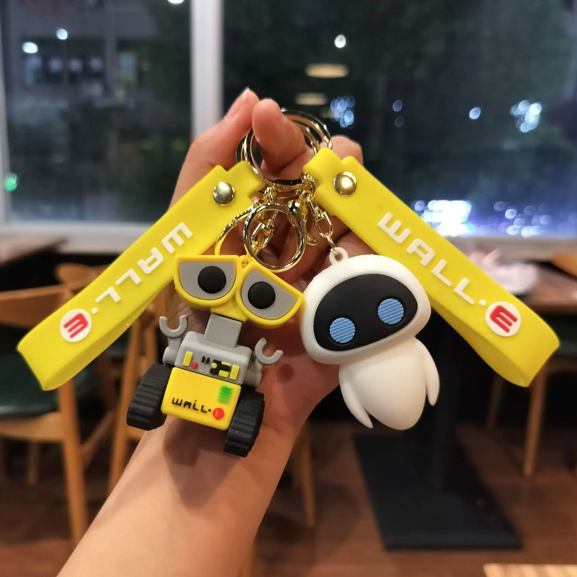Porte-clés de voiture et de sac Disney Super Mignon WALL-E et EVE, figurines de dessin animé, accessoires décoratifs