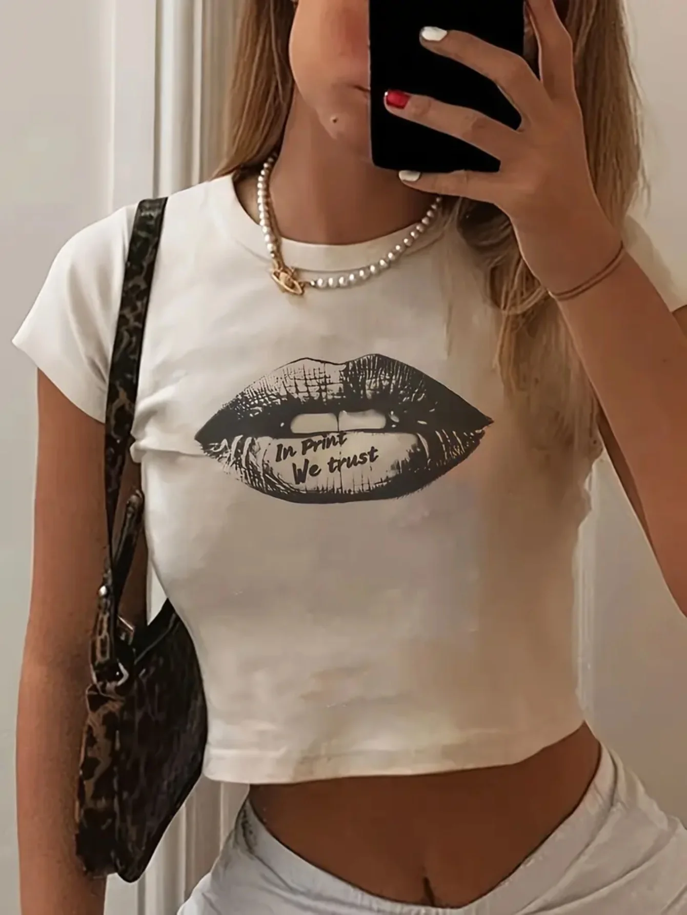 Inspiriertes Damen-Crop-Top-T-Shirt mit auffälligem Lippendruck „In Print We Trust“ Sommer Kurzarm Harajuku Streetwear Tops T-Shirts