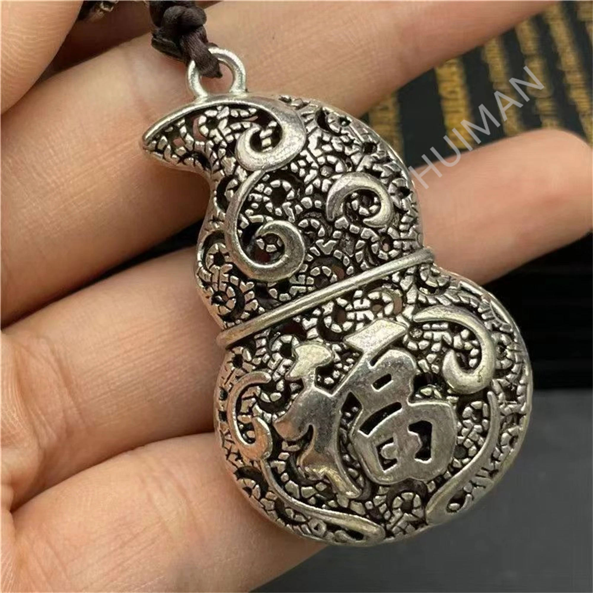 Free Delivery Elaborate Miao Silver Handmade Hollow Out Lucky Wealth“Cucurbit”Pendant Ornaments Metal Handicrafts Decorate