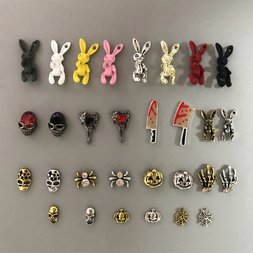 

12/21/30/48Pcs/Bag Zircon/Metal Cross Halloween Mix Retro Ghost Claw Skull Spider Web Cool Skeleton Nail Art Decoration Charms