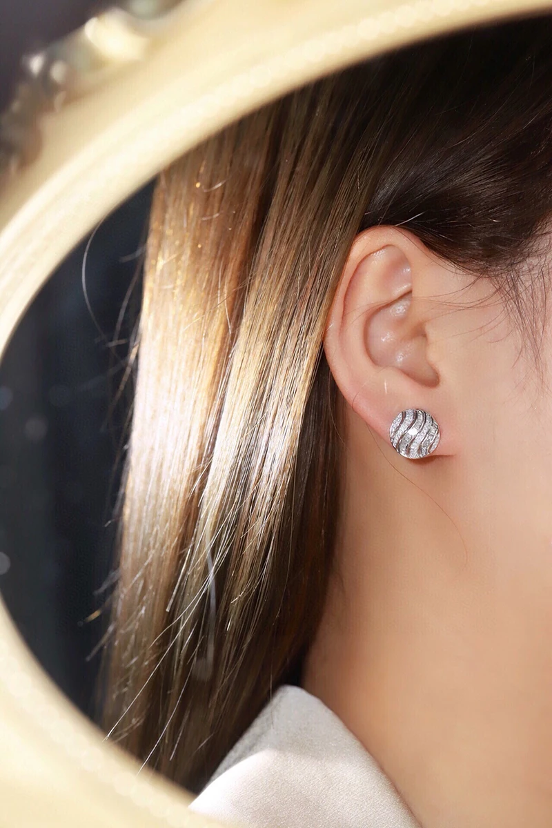 LUOWEND 100% 18K White Gold Earrings Women Luxury Elegant Style 0.50carat Real Natural Diamond Stud Earrings Wedding Jewelry