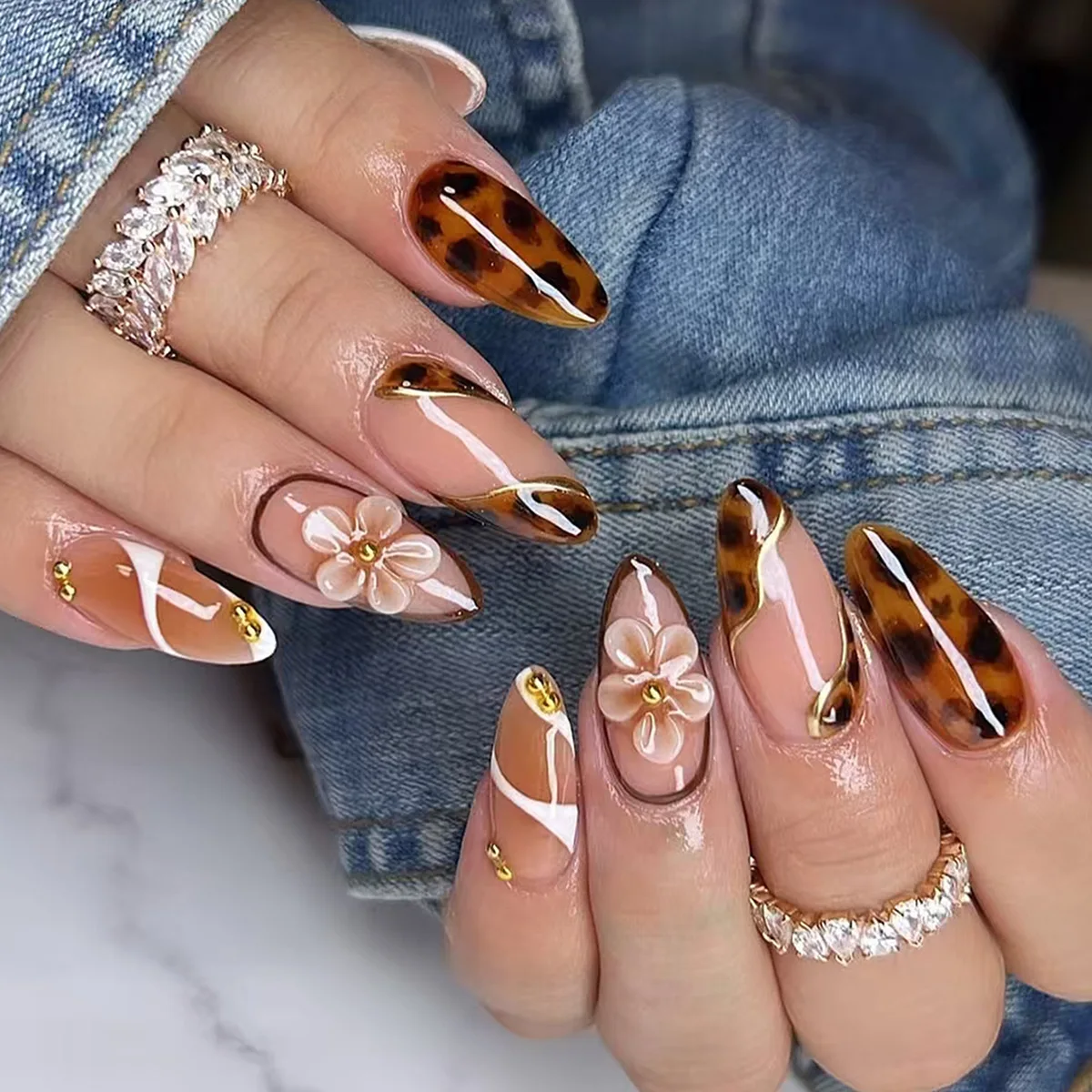 24pcs INS Colorful Strip Printed Press on Nails Sweet Cool Almond Fake Nails for Women Girls Manicure DIY Wearable False Nails image 3