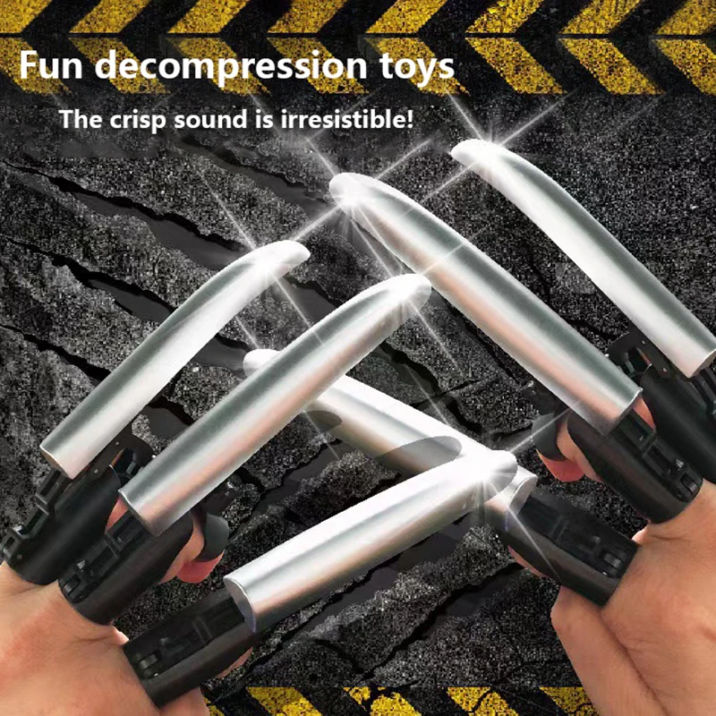 Creative Funny Anime Cosplay Wolf Claws Fingers Wear Retractable Plastic Claws Cool Folding Mechanical Fingers Antistress Toy