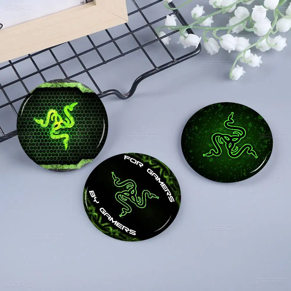 R-RAZER Logo Game Snake Cartoon 58mm Cute Anime Figure Icon Badge Handmade Tinplate Brooch for Backpack Clothes Chest Ornament