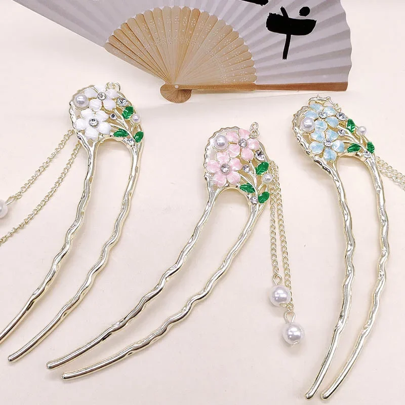 

High-end, niche and elegant U-shaped hair clips with tassels, new-style retro hair clips, and high-end headwear accessories