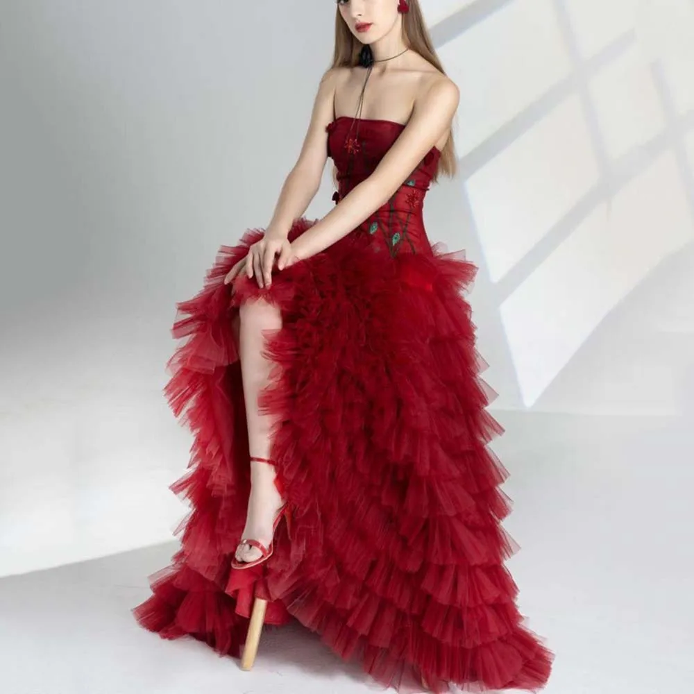 

Pretty Burgundy Women Prom Dresses Strapless Floor Length Sleeveless Appliques Smart Female Banquet Evening Party Ball Gowns