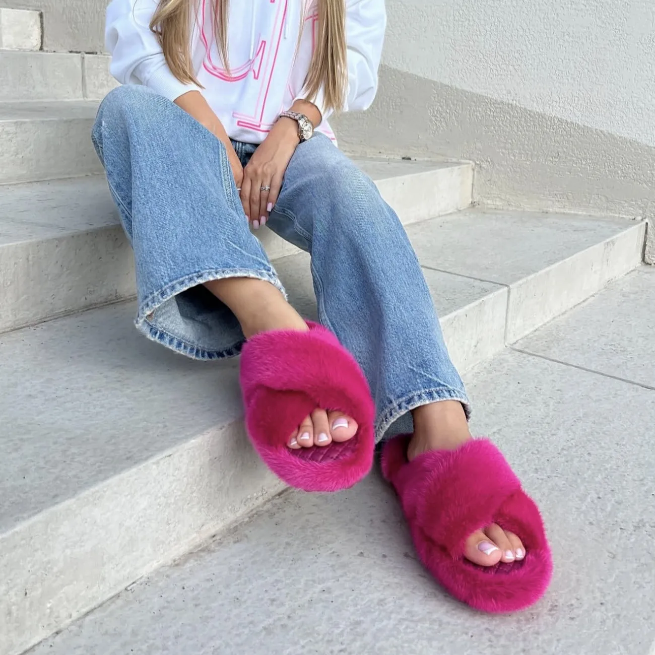Genuine Mink Fur Cross Slippers Ladies Fluffy Fur Slides Open Toe Flat Sandals Soft Plush Winter Warm House Shoes Fashion