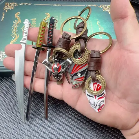26cm Bleach Mini Sword with Sheath Keychain for Fans Anime Peripherals Kurosaki Ichigo Metal Mask Pendant Keychain Jewelry Gifts