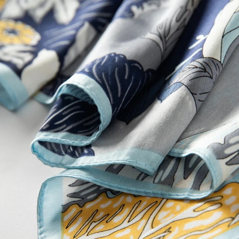 KOIJINSKY ใหม่ผ้าไหมหม่อน 88*88 ผู้หญิง Four Seasons ผ้าพันคอสีอ่อนผ้าพันคอผ้าไหม