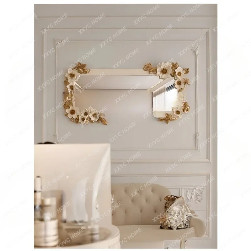 XXFull body, home full-length mirror, carved decorative mirror hanging horizontally in the background of the living room