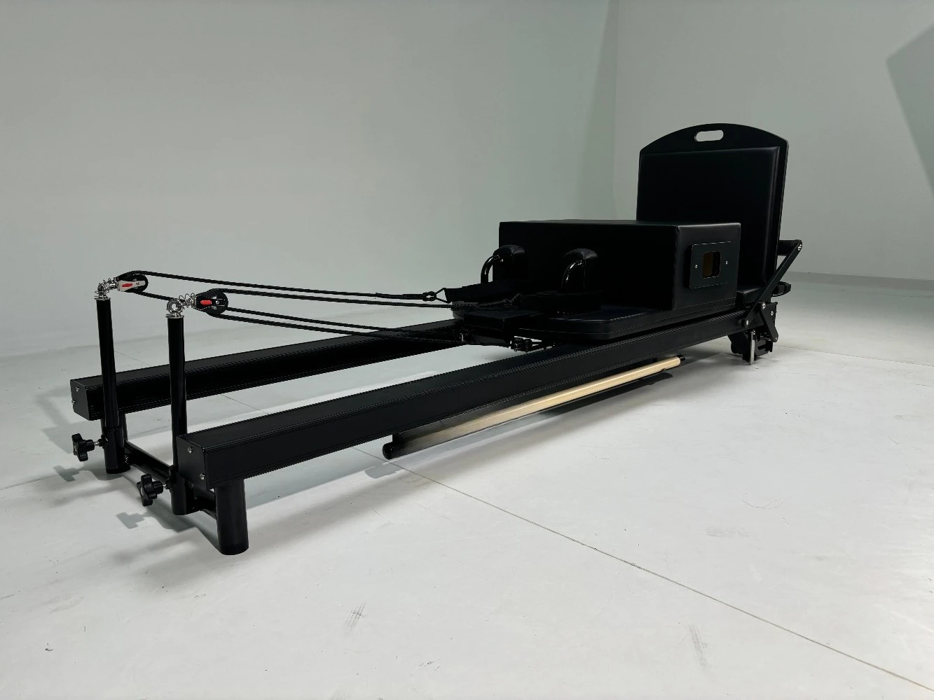 Factory Price Home Use Yoga Training Pilates Equipment Black Aluminum Reformer Pilates Machine Pilates Studio Use