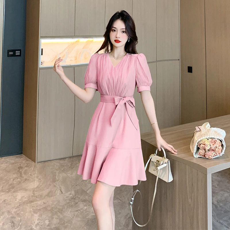 

2024 Summer High end V-neck Bubble Sleeves Elegant Celebrity Style Skirt Lotus Leaf Swinging Fish Tail Dress