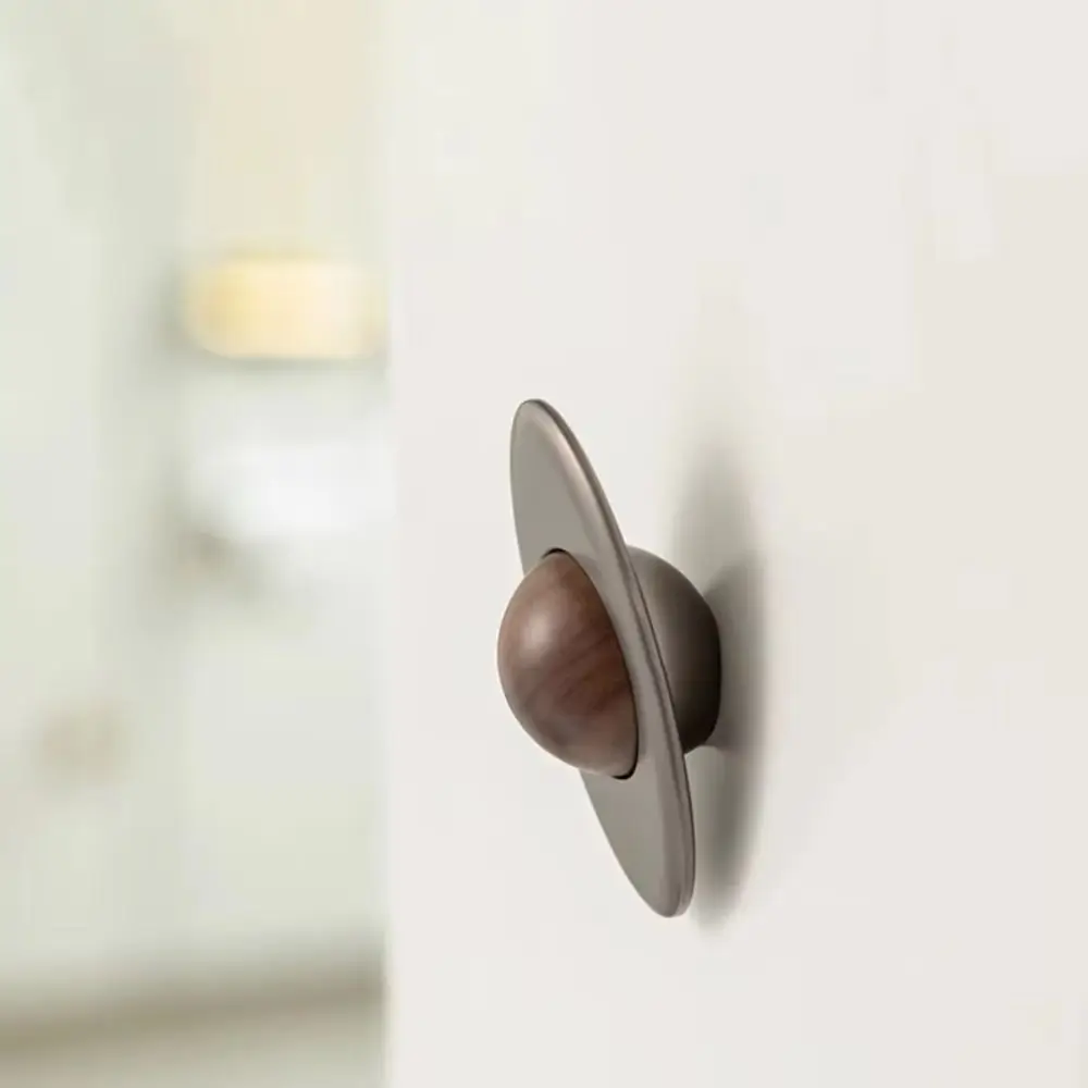 Creative Zinc Alloy Astronaut Wall Hook Wall Mounted Rustproof Space Coat Rack Unique Heavy Duty Coat Hooks Coffee Shop