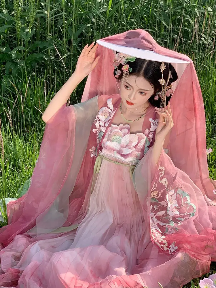 The Dream of the boudoir brings great lotus flowers, Hanfu women, Hezi skirts, big sleeved shirts, fairy spirit, spring and