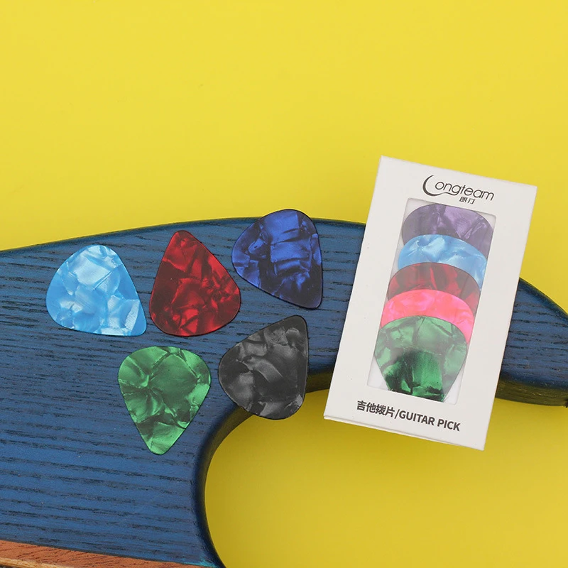 1 Set 0.96MM Guitar Pick Set Folk Guitar Shrapnel Ukulele Accessories Musical Instrument Playing Aids Random Color