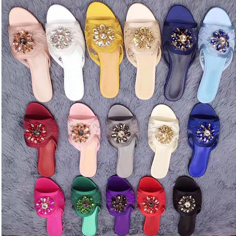 Luxury Glitter Crystal Women Flat Shoes Open Toe Lace Floral Gem Flip Flop Flats Red Pink Blue Leisure Slide Shoes for Ladies