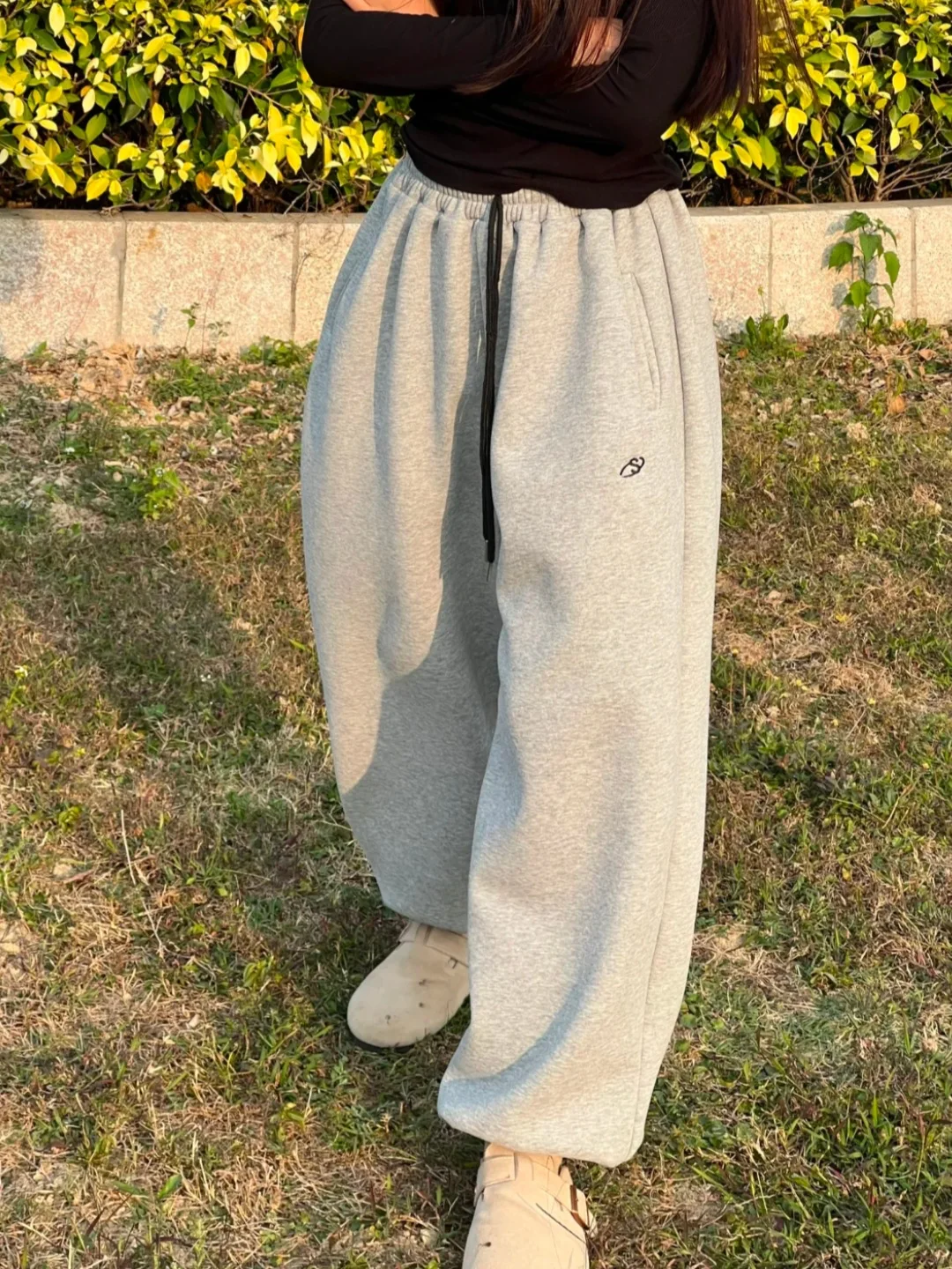 Women Gray Sweatpant 2024 Y2K Oversize Loose Thicken Plush Warm Sport Pants Casual Elastic Waist Pockets Wide Leg Trousers