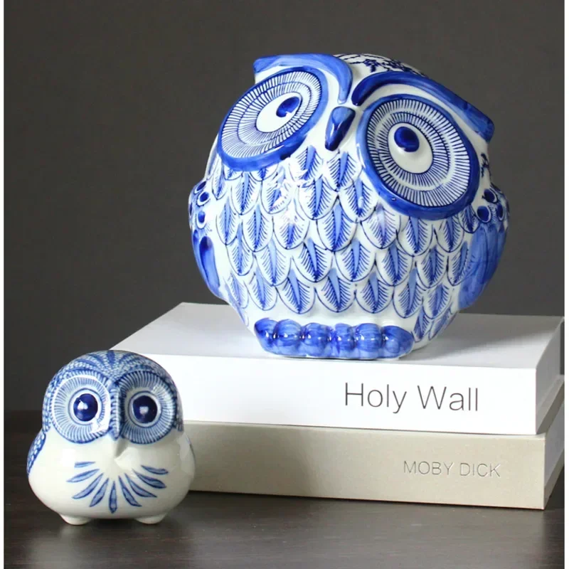 Jingdezhen Blue And White Porcelain Home Decor Owl Craft Ornaments Office Desktop Miniature Items Housewarming Gift Room Decor