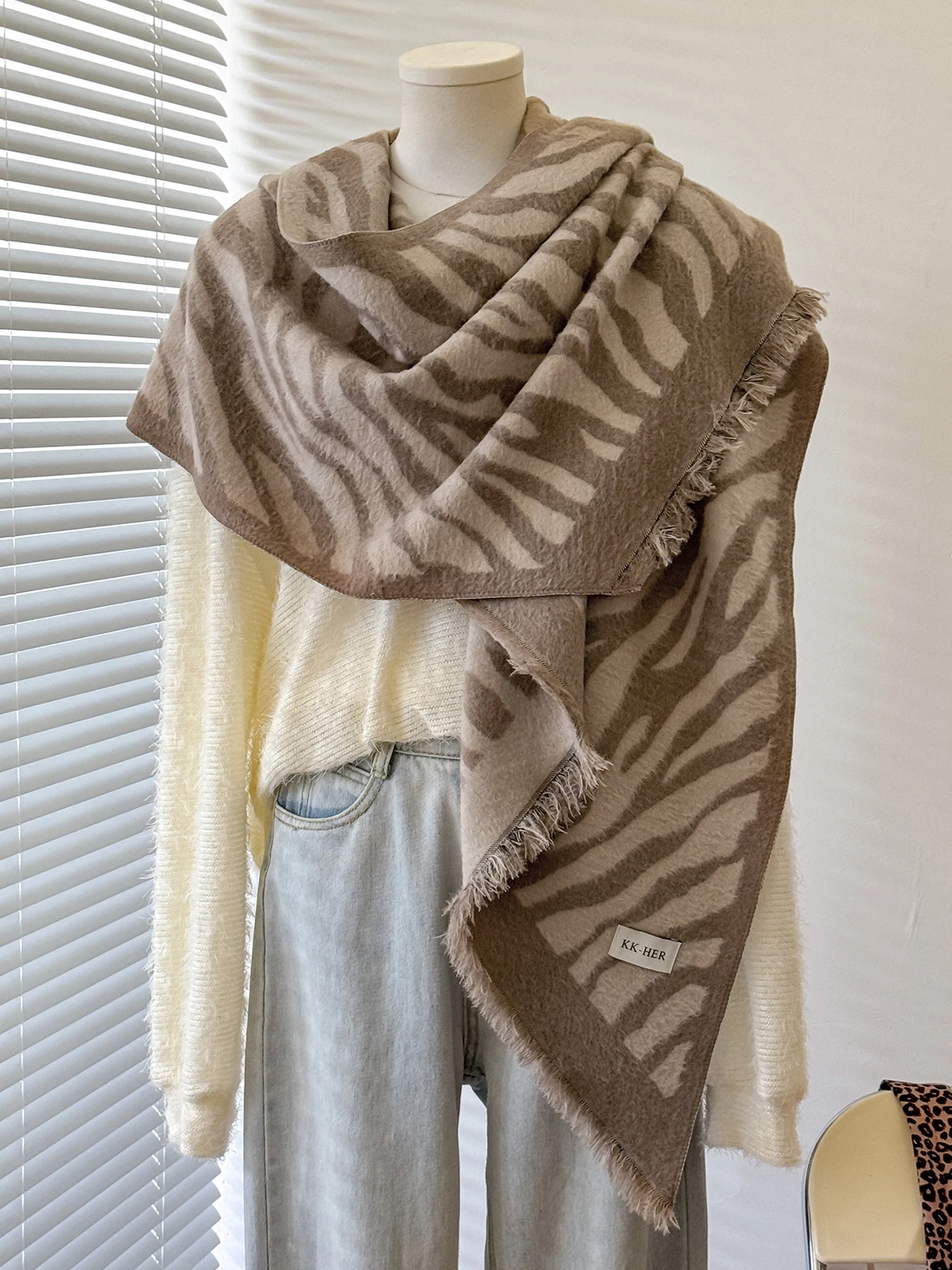 2026 New Women Winter Wool Scarf, Long Warm Cashmere‑Like Zebra Print Shawl, Reversible Fringed Headscarf for Autumn Winter