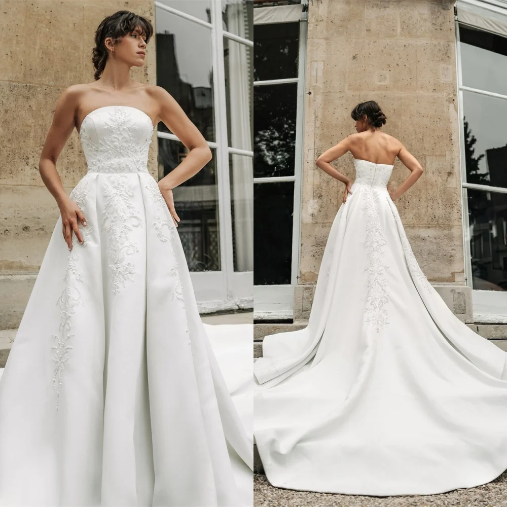 

Customized High Quality White Satin Wedding Dress Temperament Strapless Sleeveless Chapel Train Bridal Gowns Lace Up Back Dress