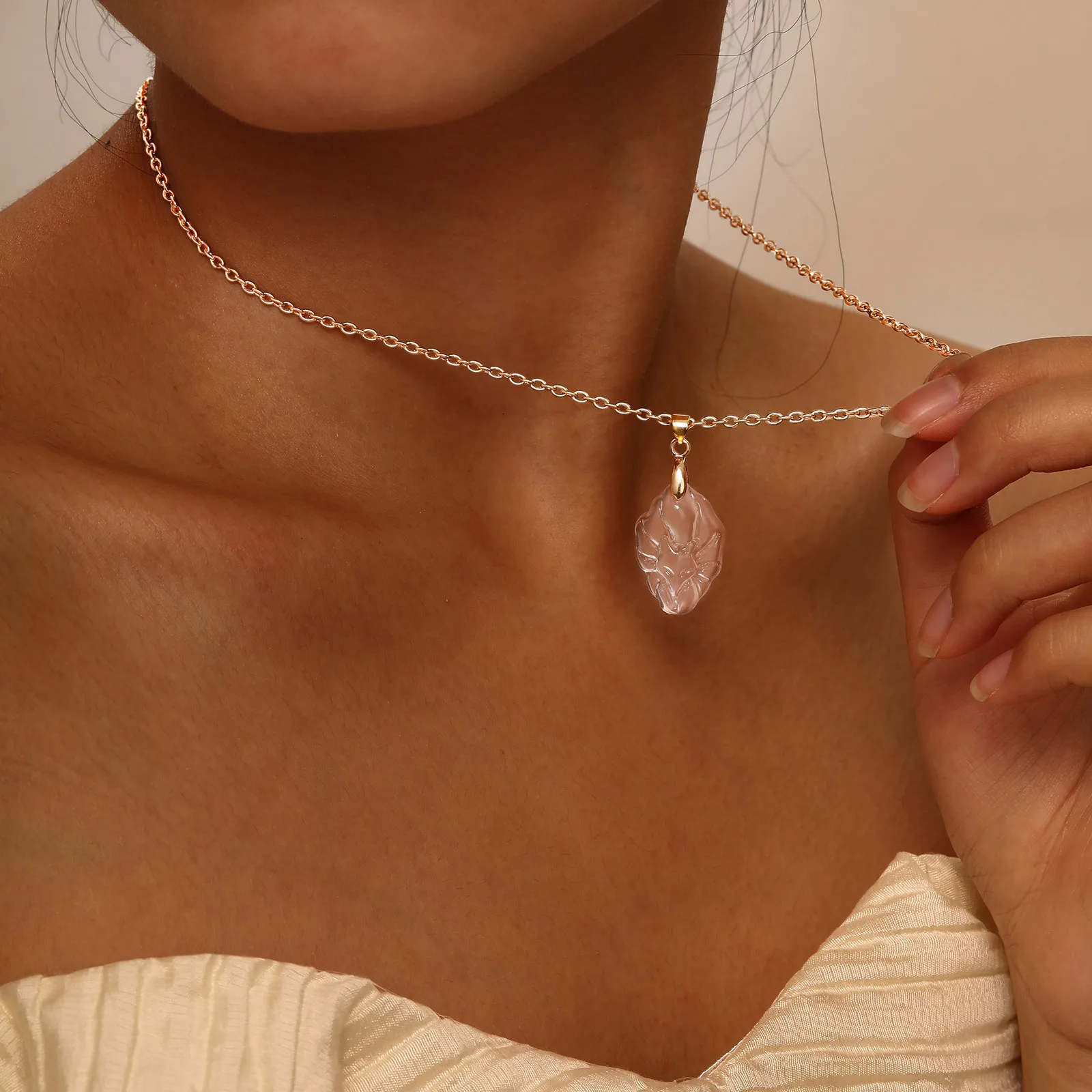 Fluorite Fox Necklace for Women, Healing Crystal Pendant Protection Amulet Jewelry