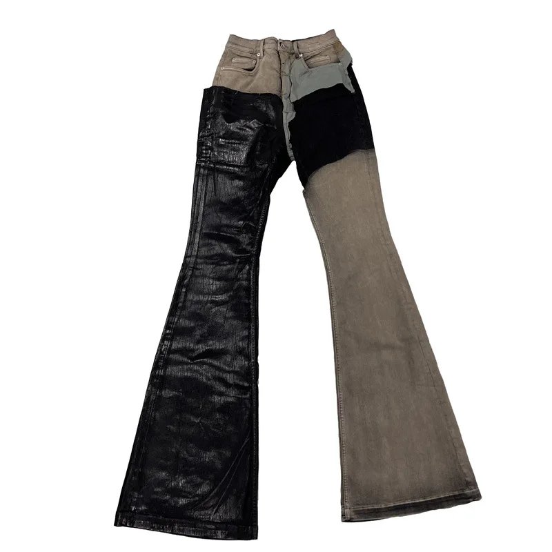 Calça jeans revestida de cera com retalhos de lavagem de pedra angustiada Vanguard escuro com micro-flare de perna larga, jeans empilhados de nicho de rua alta