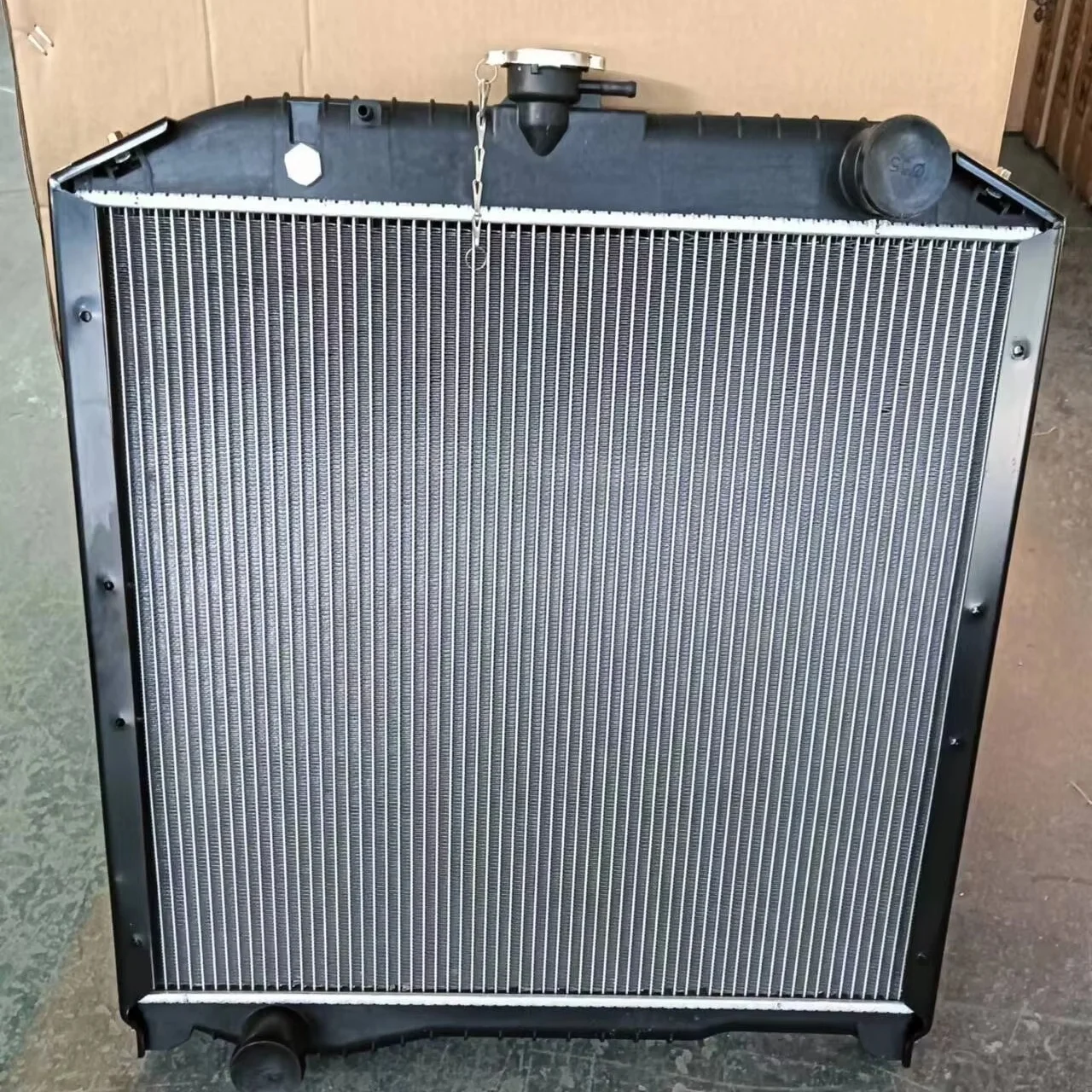 

HINO J05E J08C J08CT J08E Радиатор нового состояния Модели 16400-E0220 16090-6070 16090-6090 16090-4634 16090-06872 16090-6040