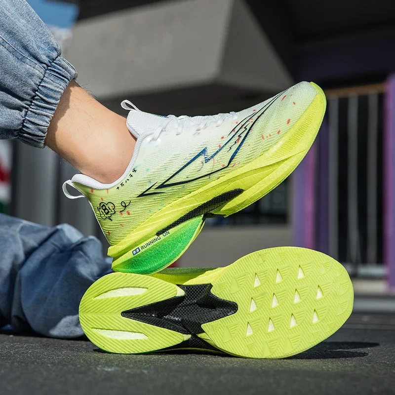 أحذية التخميد سباق للجنسين جديد تنفس المضادة للانزلاق أحذية رياضية فاخرة المدرب سباق أحذية رياضية تنفس موضة احذية الجري