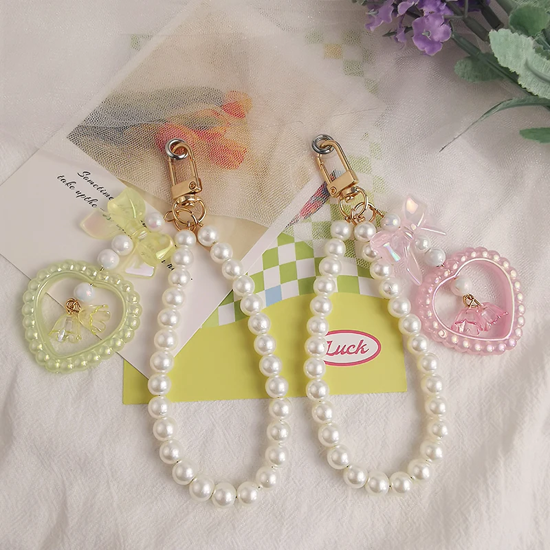 Short Wrist Pearl Chain Mobile Phone Lanyards for Girls New INS Portable Chain Suzuki Love Beaded Pendant Keychain Pendant