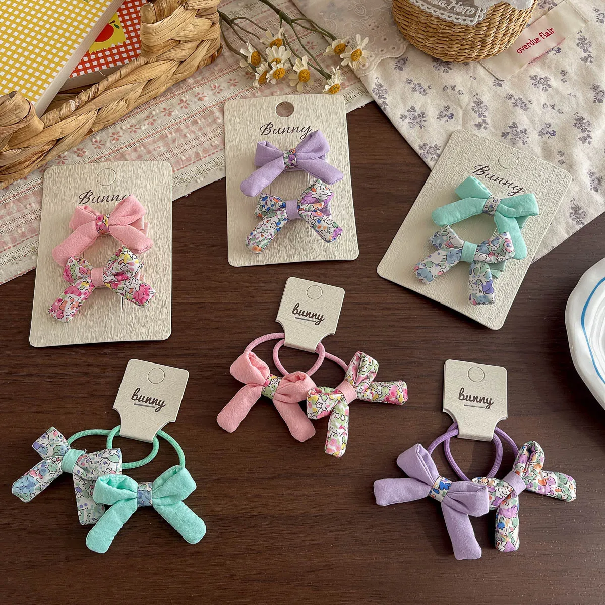 

2 шт. Заколки для волос с цветочным принтом и бантом, эластичные резинки для волос, милые заколки для девочек, боковые зажимы для челки, держатели для хвоста, резинки для волос