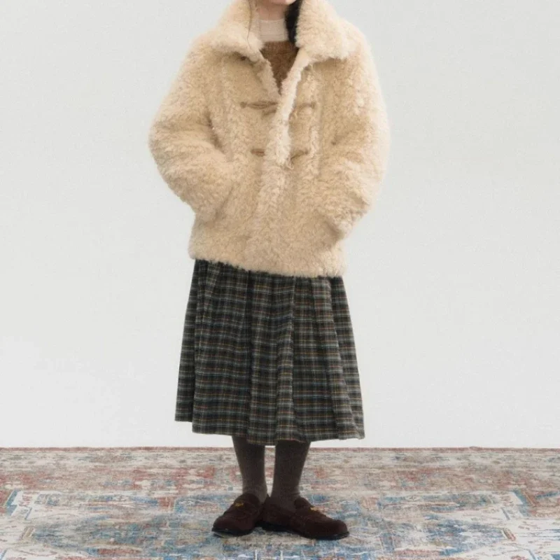 Environmentally Friendly Lamb Wool Coat Women's 2025 Autumn and Winter New Horn Buckle Coat Warm and Thickened Fur