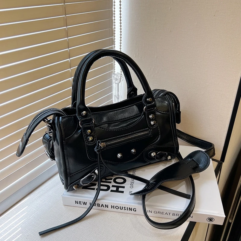 

European and American Fashion Rivets Large Capacity Pillow Bag Bowling Motorcycle Handbag Single Shoulder Crossbody Women's Bag