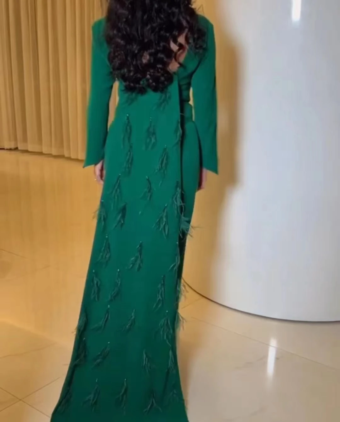 Customized Evening Saudi Arabia Jersey Feather Party A-line O-Neck Bespoke Occasion Gown Midi Dresses Retro Fashion Elegant Exqu