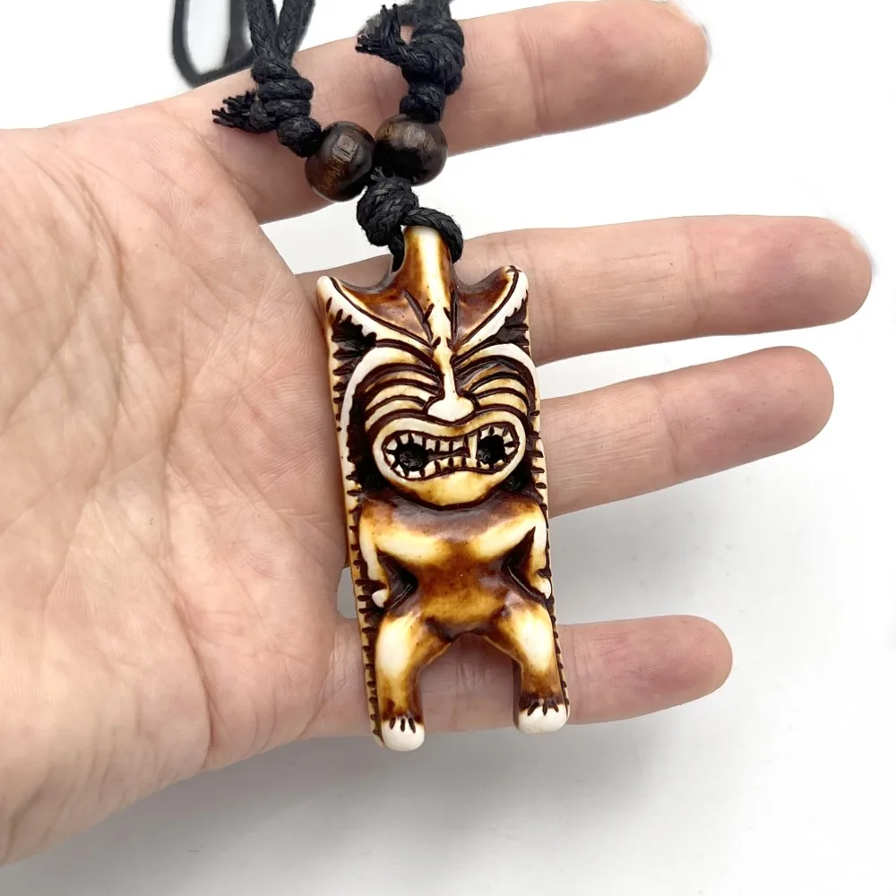 للجنسين تقليد العظام منحوتة تيكي الطوطم قلادة حزب التبعي هدية