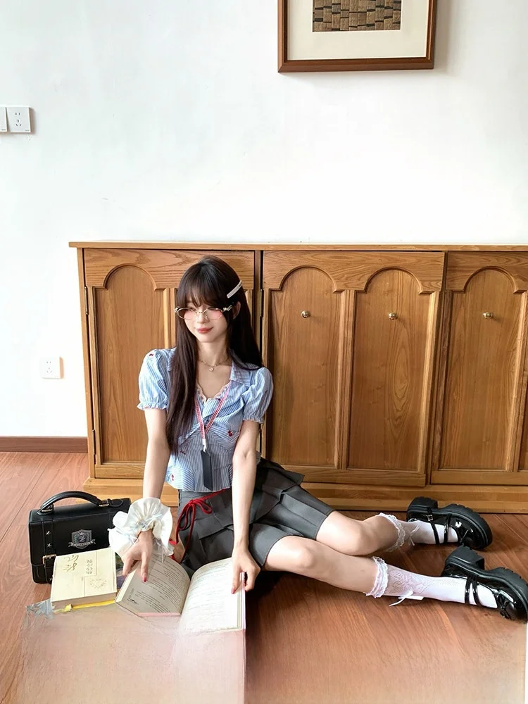 

Bluebell Senior Sister High Intelligence College Style Short Sleeve Shirt Women Summer Waist Cinch Bubble Sleeve Top