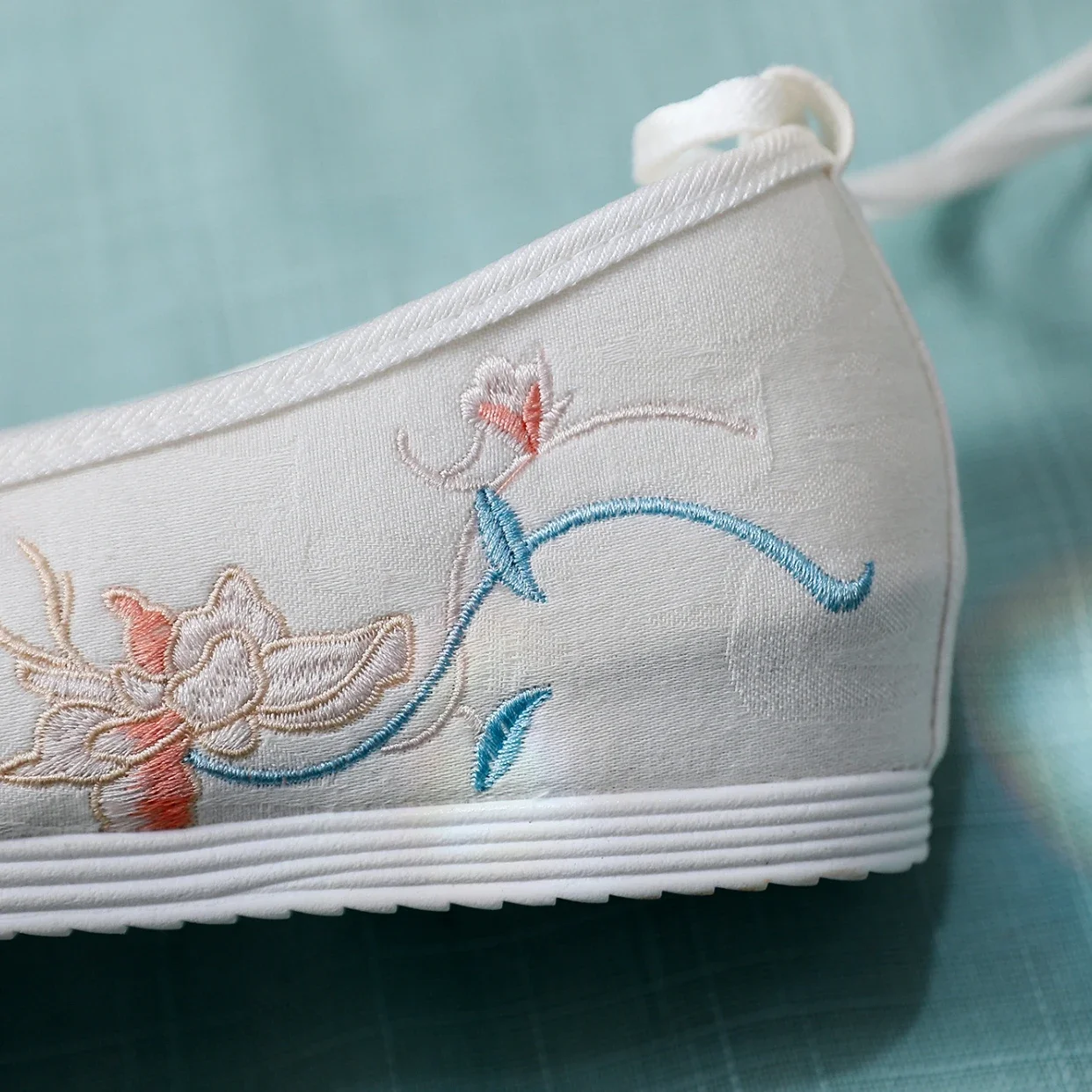 Buty Hanfu Starożytny chiński tradycyjny występ taneczny Haft Canva Płaskie orientalne kobiety Ślub Kostka Wewnętrzna wysokość