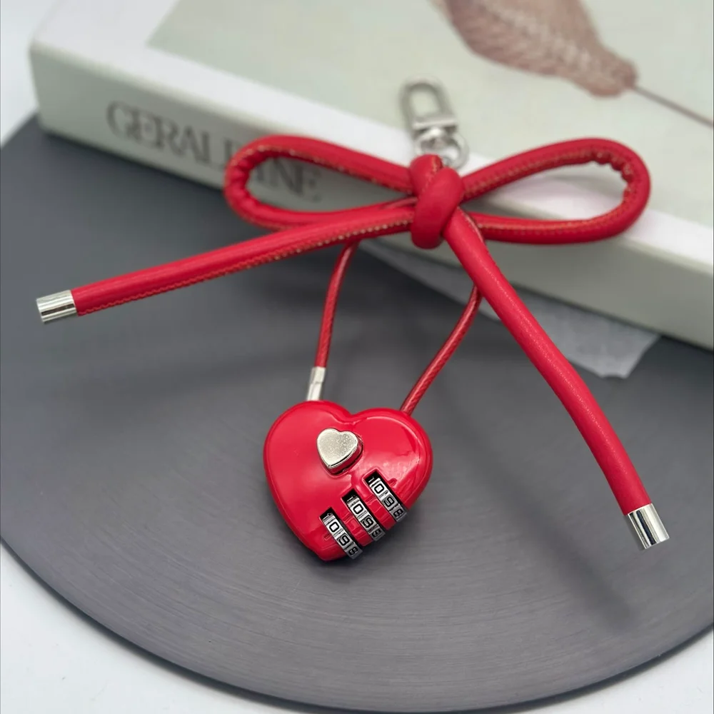 Y2K Vintage Red Leather Rope Bow Love Heart Lock Keychain Harajuku Korean Fashion Purse Charm Bag Pendant Decor Women\'s Keyring