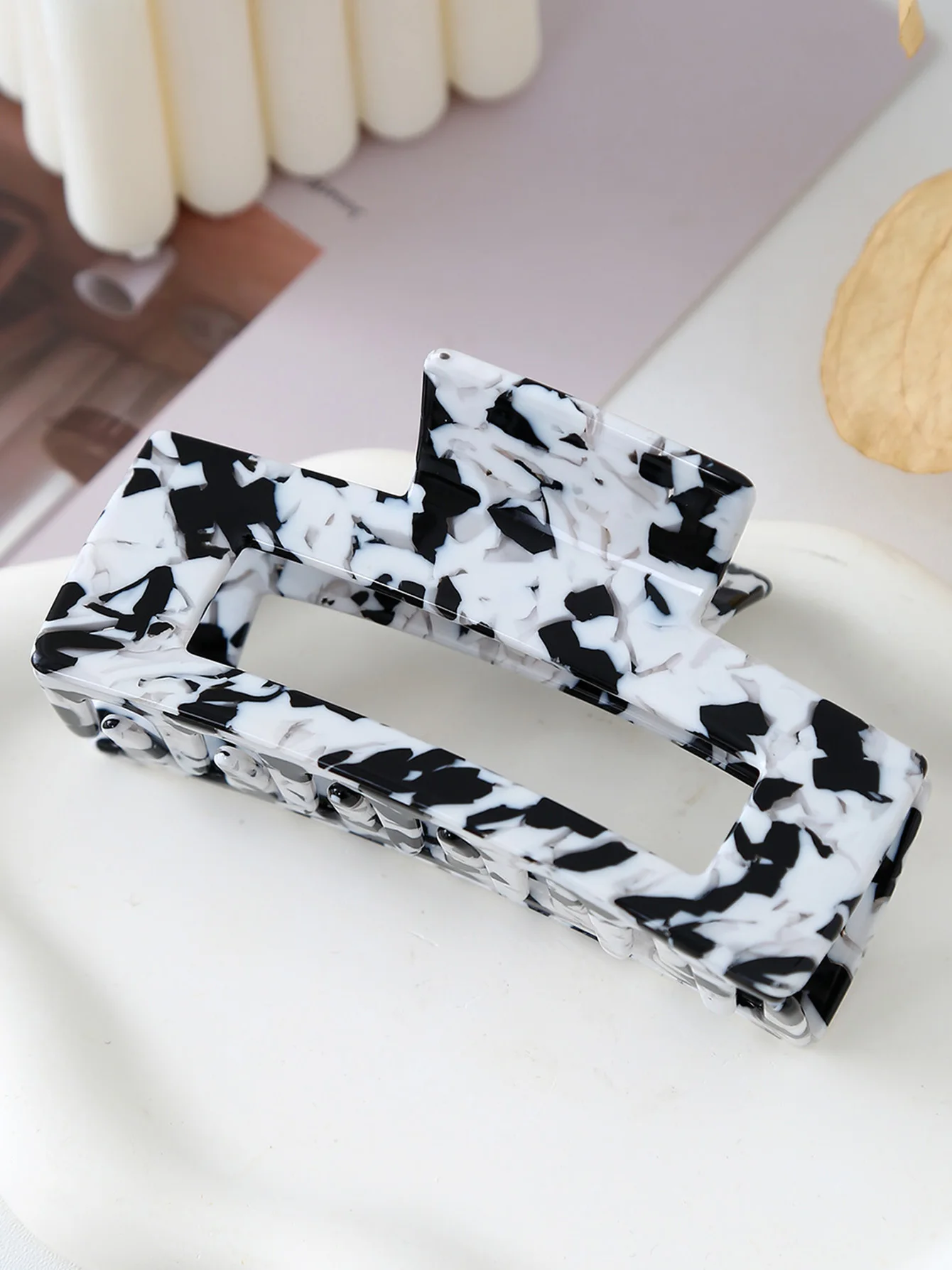 Рисунок 5 - белый и коричневый