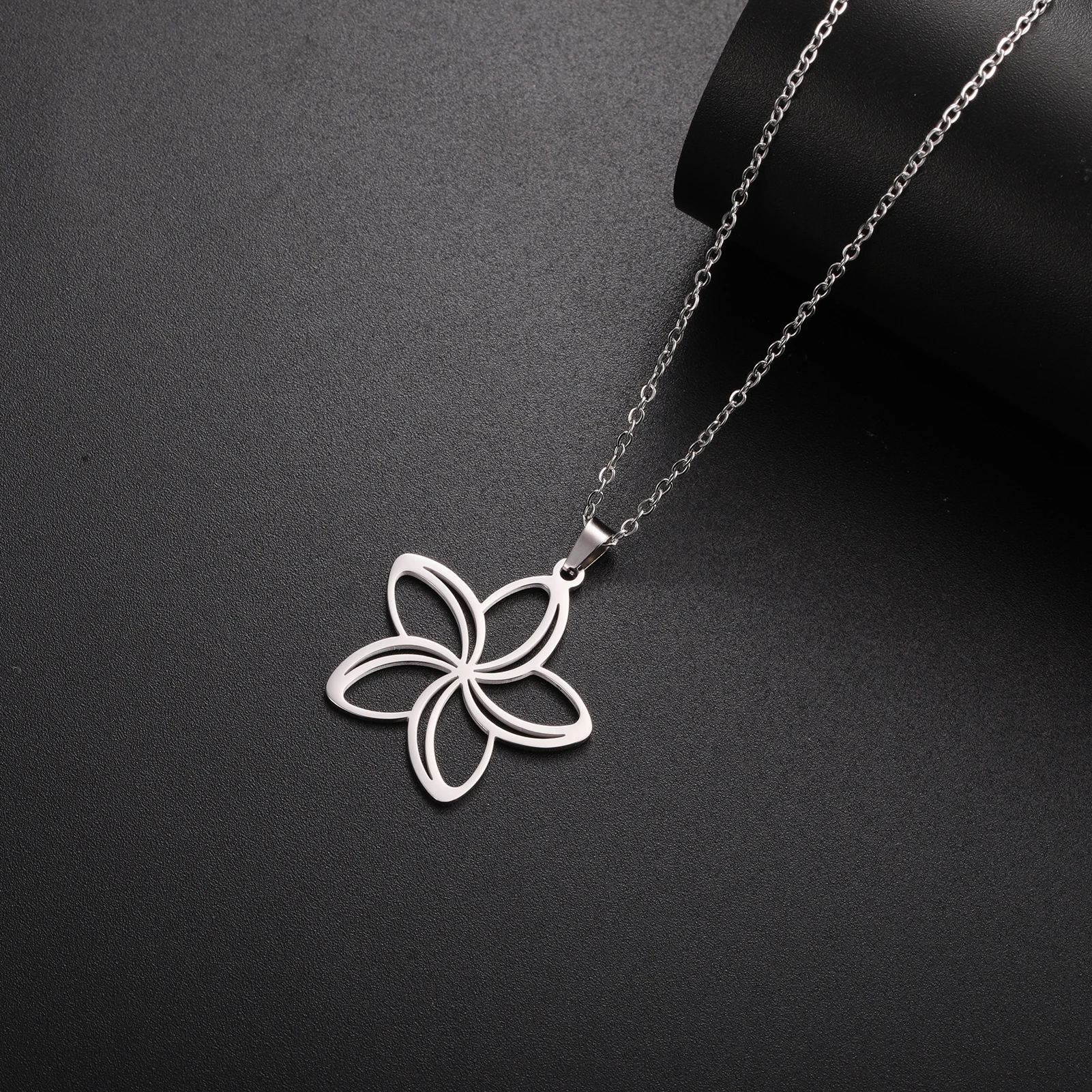 COOLTIME Filigrane Blumen Anhänger Halskette für Frauen Edelstahl Mode Blume Paar Halskette Schmuck Geburtstagsgeschenk – Detail 9