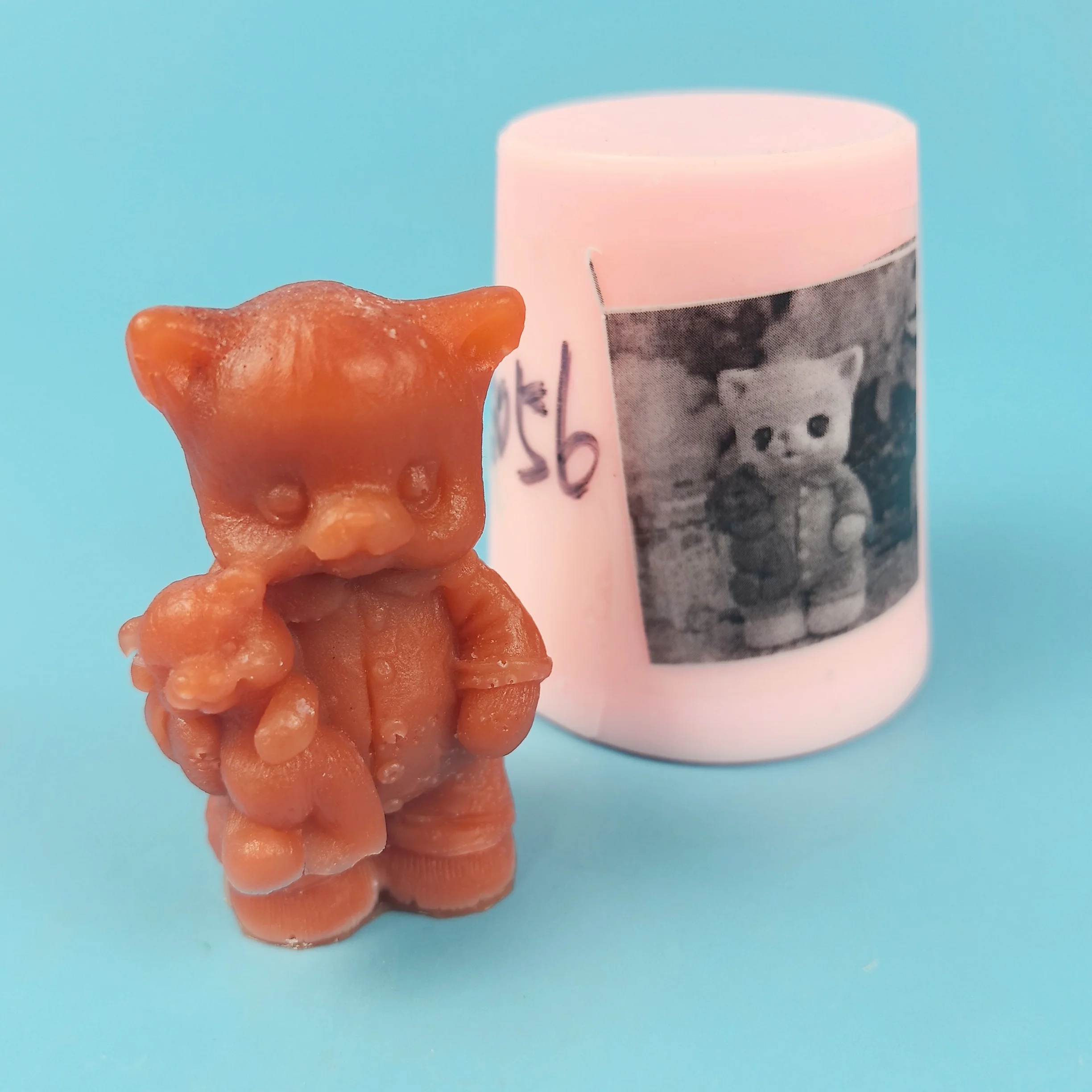 

Animals Mold Cute Little Cat Holding Bear Soap Molds Silicone 3D Wedding Birthday Clay Resin Mould