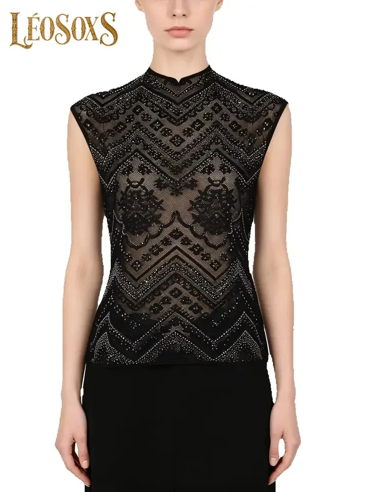 LEOSOXS New Summer Women Hollow Out Knit Blouse Short Sleeve Rhinestone Decor Slim Fit Classic Daily Casual Ladies Fashion Top