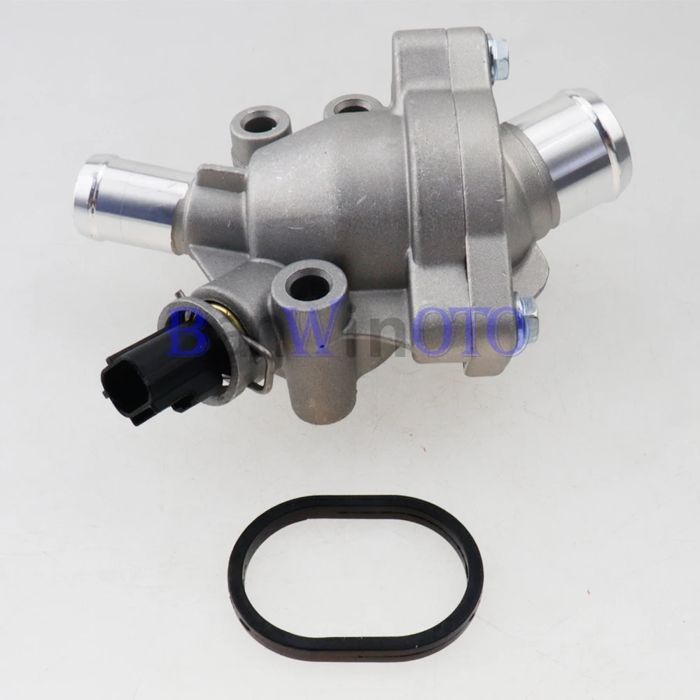 31319606   Auto Aluminium Thermostatgehäuse Motorkühlmittelauslass Kühler passend für Volvo C30 C70 S40 S60 V50 V60 XC60 XC70 31411151