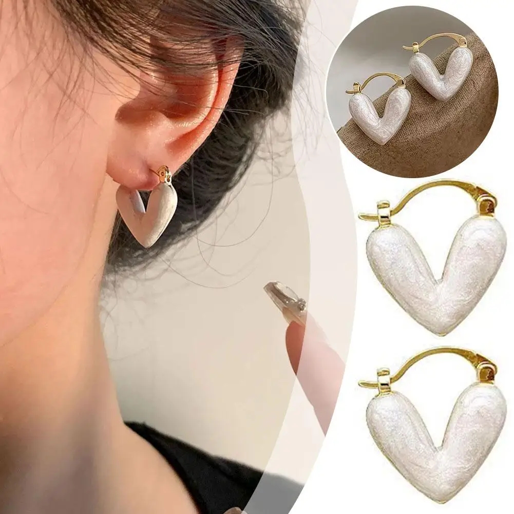 2023 Trendy White Oil Dropping Love Stud Earrings Women Fashion Girls Glaze Love Dropped Jewelry Earring Korean Elegant Gif L7U7