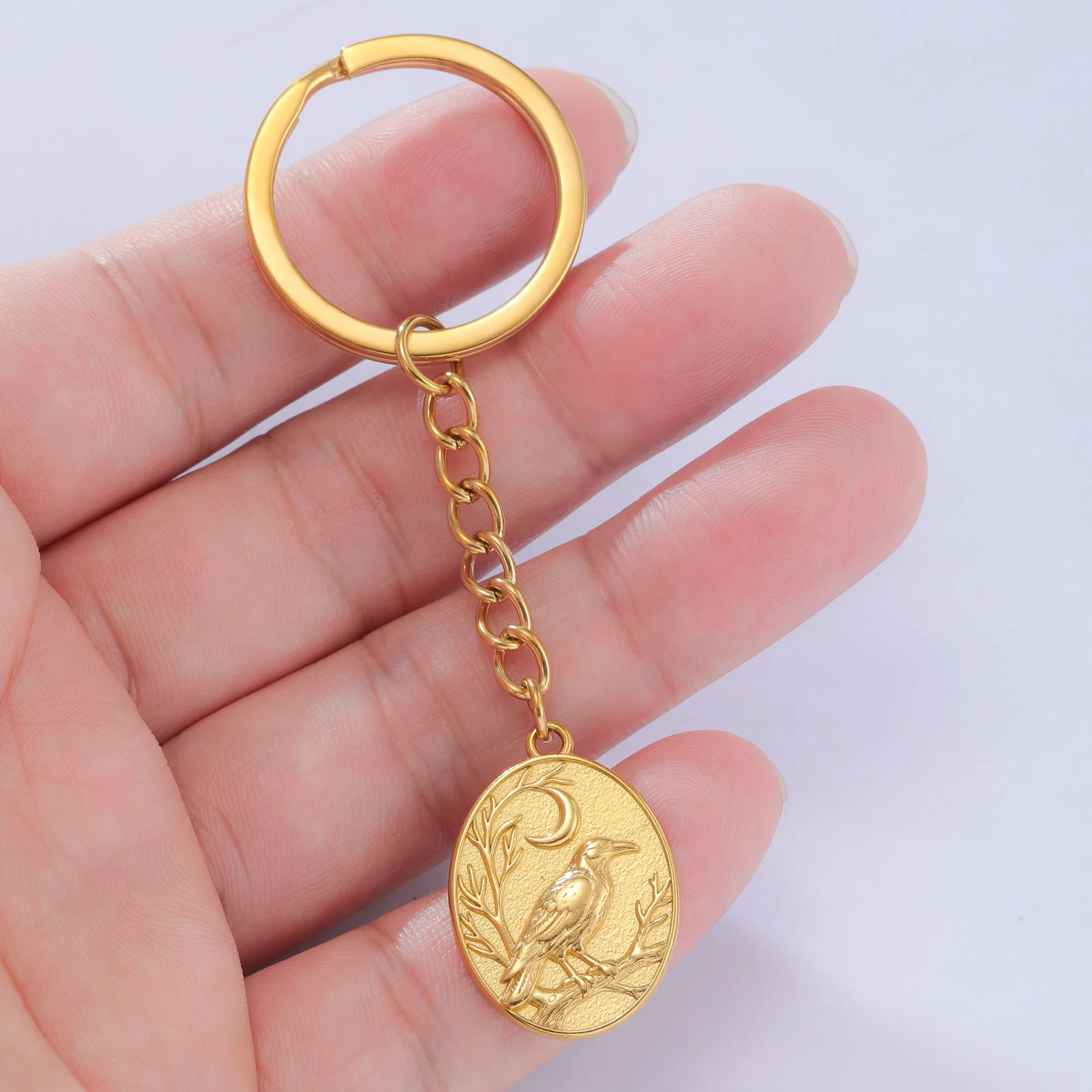 Raven Moon Branch Oval Coin Keychain Vintage Crow Medallion Gift Viking Key Chain Ring For Woman Men Stainless Steel Jewelry